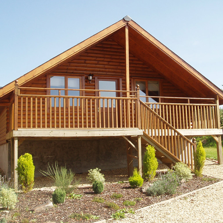 2003 - Luxury Lodges Added
